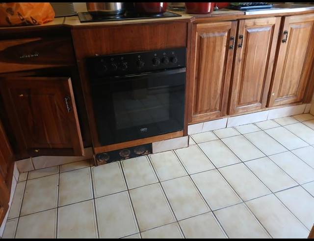 3 BEDROOM HOUSE FOR SALE IN THE ORCHARDS